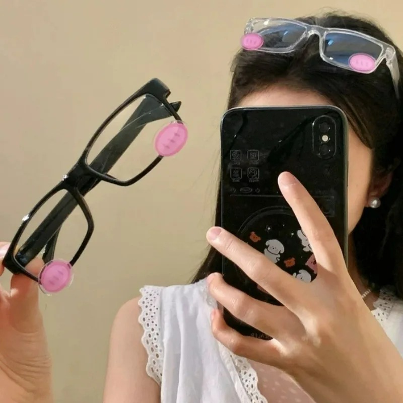 Niedliche Rouge-Brille im Anim – Anime Cosplay Girl Photo Bewertung und Preis